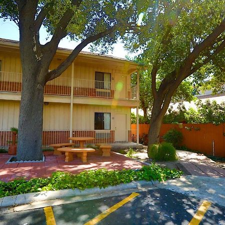 Texan Guest Ranch Hotel McAllen Exterior foto